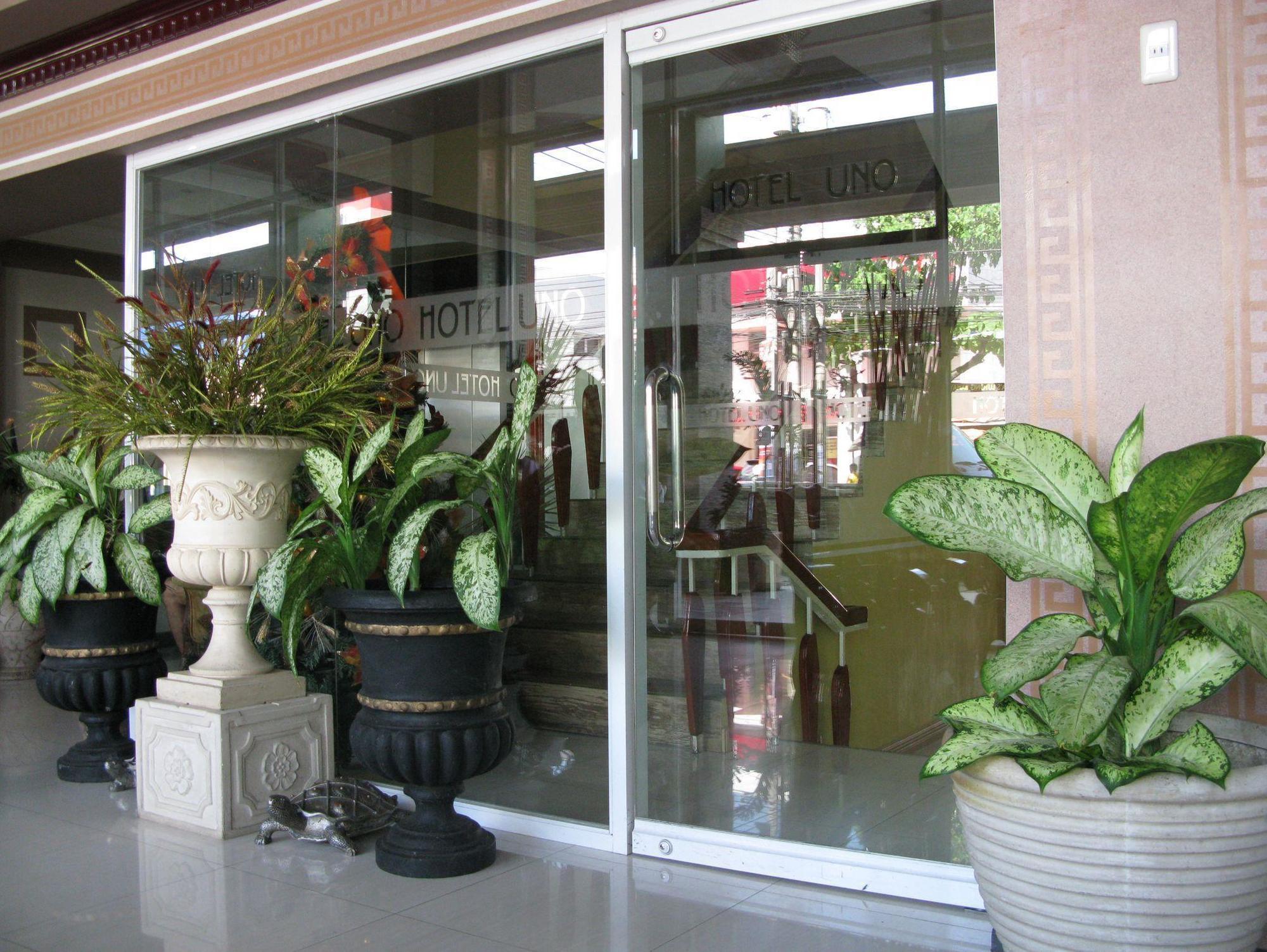 Hotel Uno Davao City Esterno foto