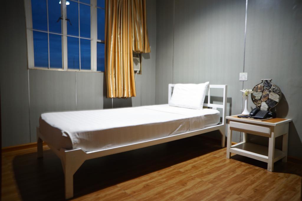 Hotel Uno Davao City Esterno foto