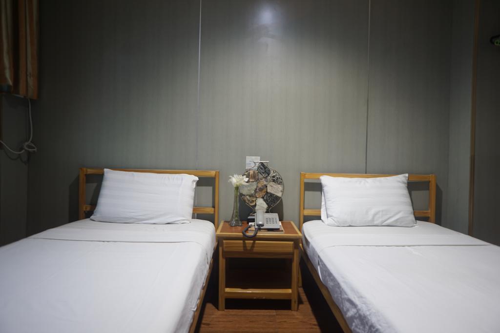 Hotel Uno Davao City Esterno foto