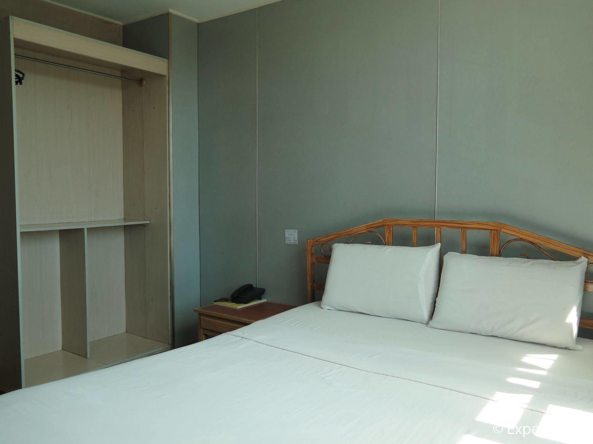 Hotel Uno Davao City Esterno foto